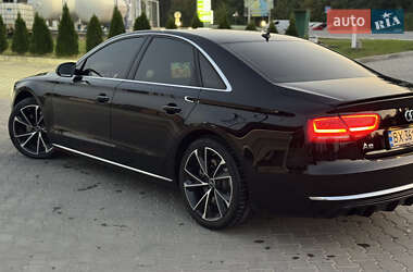 Седан Audi A8 2011 в 