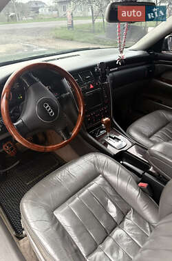 Седан Audi A8 2002 в 