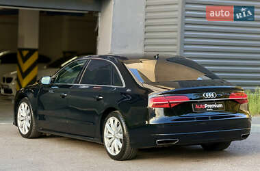 Седан Audi A8 2017 в 