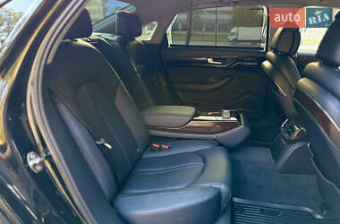 Седан Audi A8 2017 в 
