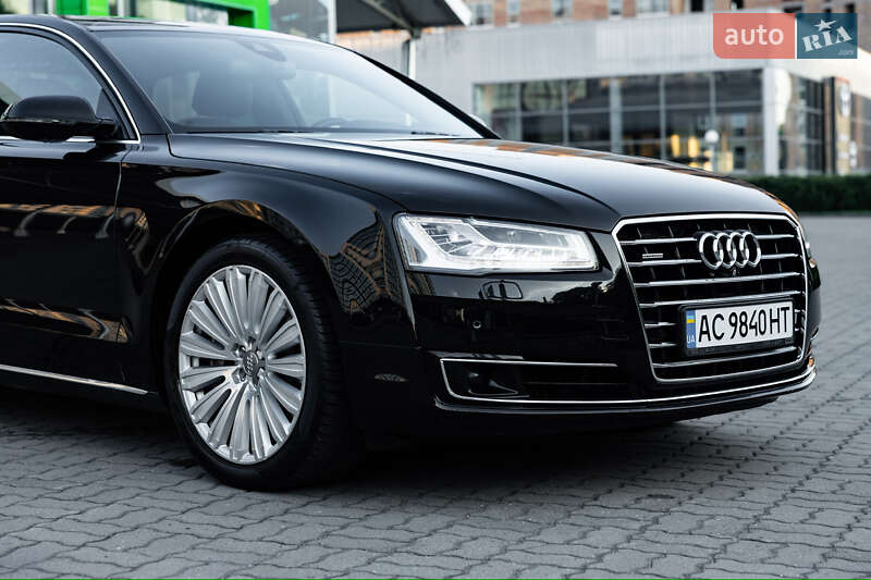Седан Audi A8 2015 в Луцке