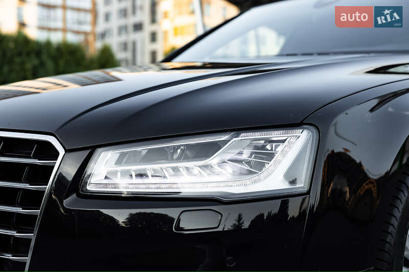Седан Audi A8 2015 в Луцке