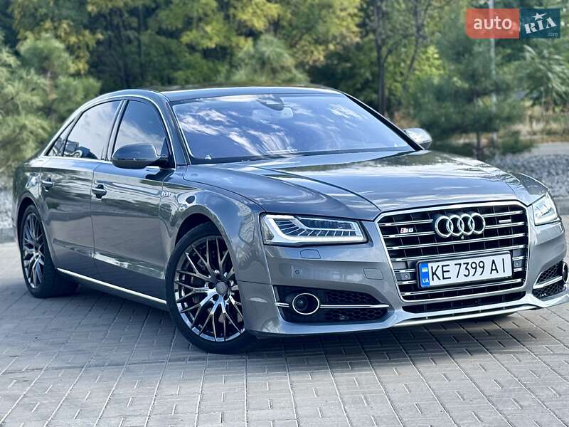 Седан Audi A8 2015 в 