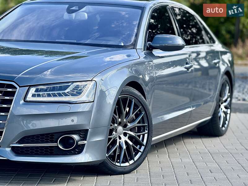 Седан Audi A8 2015 в Кам'янському