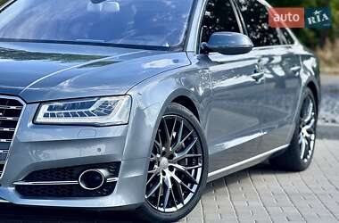 Седан Audi A8 2015 в 