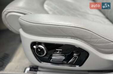 Седан Audi A8 2015 в 