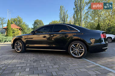 Седан Audi A8 2011 в 