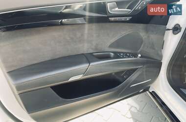 Седан Audi A8 2011 в 
