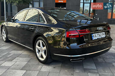 Седан Audi A8 2015 в 