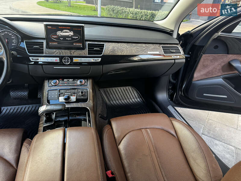 Седан Audi A8 2015 в Києві
