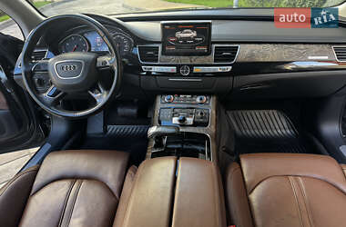 Седан Audi A8 2015 в 