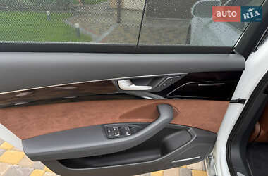 Седан Audi A8 2016 в 