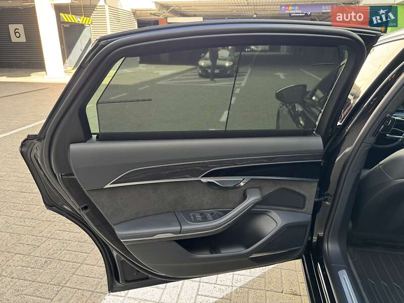 Седан Audi A8 2021 в Києві