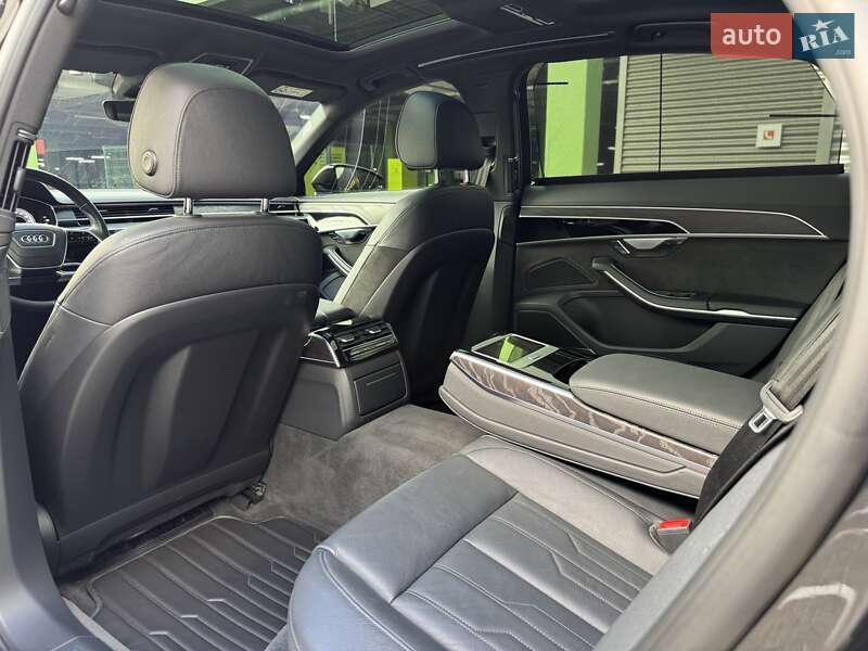 Седан Audi A8 2021 в Києві