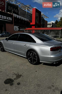 Седан Audi A8 2017 в 