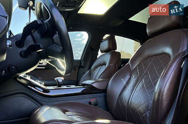Седан Audi A8 2015 в 