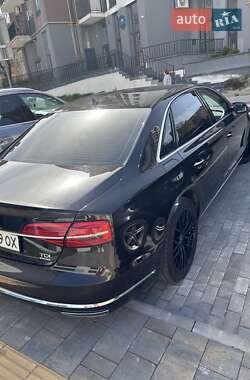 Седан Audi A8 2017 в Львове