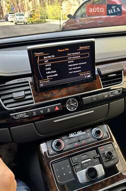 Седан Audi A8 2017 в 