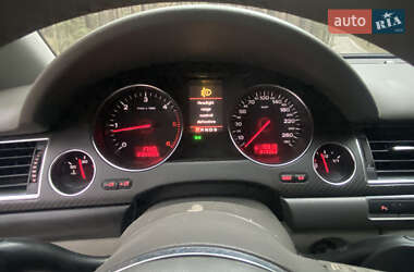 Седан Audi A8 2004 в 