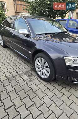 Седан Audi A8 2004 в 
