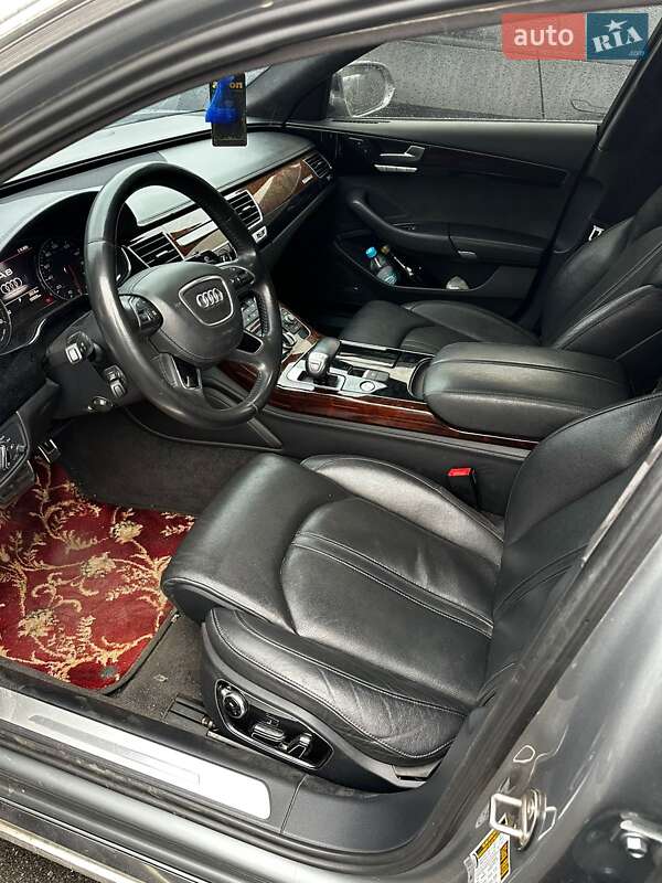 Седан Audi A8 2012 в Киеве