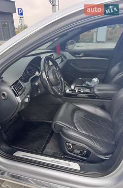 Седан Audi A8 2016 в 