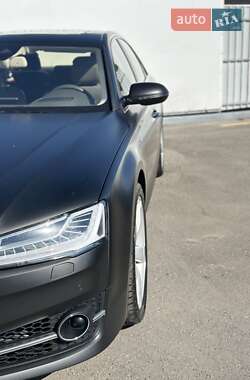 Седан Audi A8 2015 в 