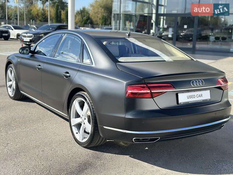 Седан Audi A8 2015 в Полтаве