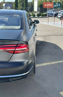 Седан Audi A8 2015 в 