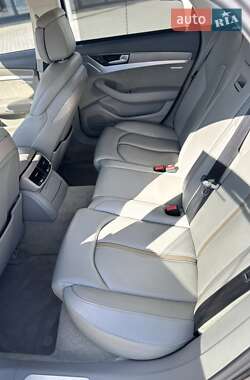 Седан Audi A8 2015 в 