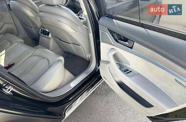 Седан Audi A8 2015 в 