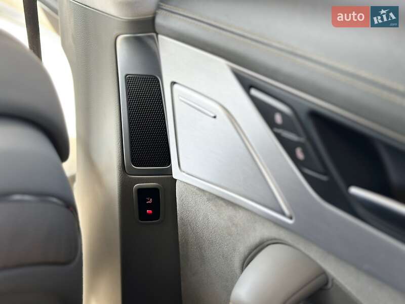 Седан Audi A8 2015 в Полтаве