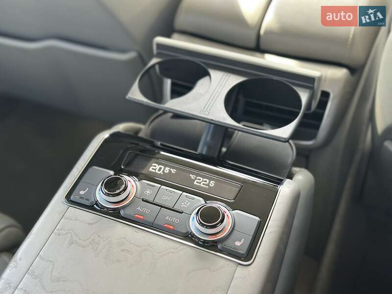 Седан Audi A8 2015 в Полтаве