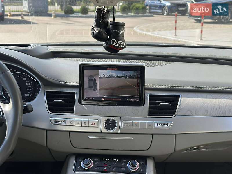 Седан Audi A8 2015 в Полтаве