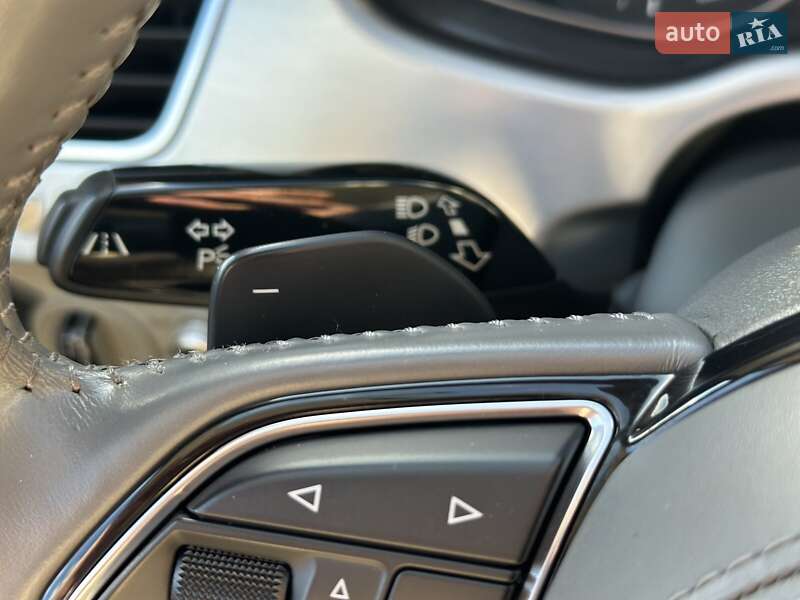 Седан Audi A8 2015 в Полтаве