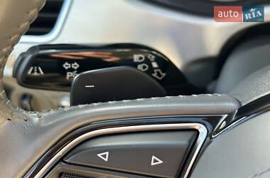 Седан Audi A8 2015 в 