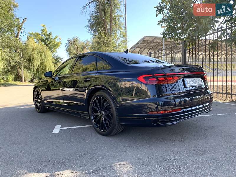 Седан Audi A8 2023 в Кривом Роге