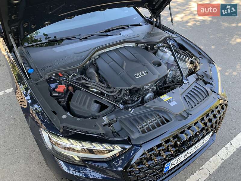 Седан Audi A8 2023 в Кривом Роге
