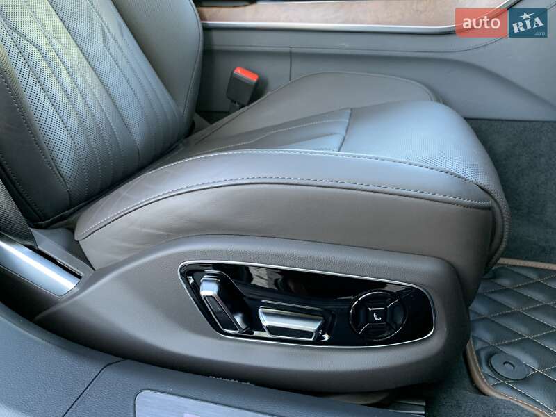 Седан Audi A8 2023 в Кривом Роге