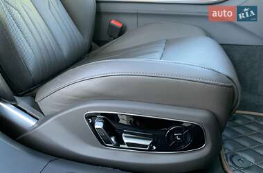 Седан Audi A8 2023 в 