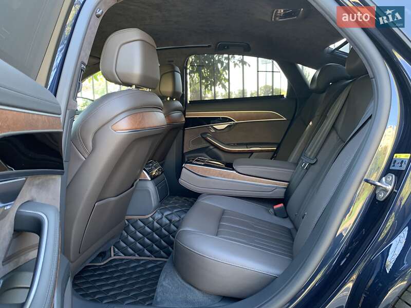 Седан Audi A8 2023 в Кривом Роге