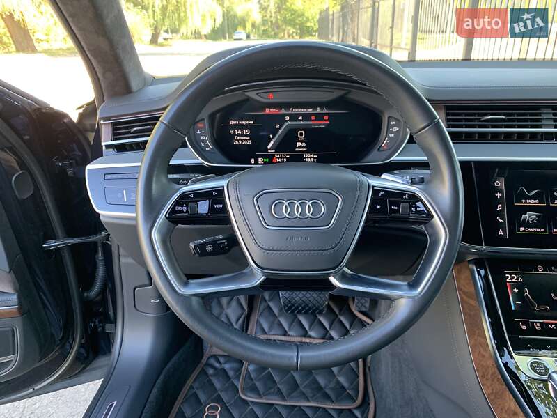 Седан Audi A8 2023 в Кривом Роге