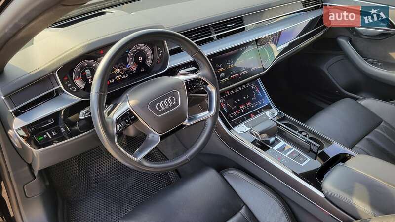 Седан Audi A8 2018 в Хмельницькому