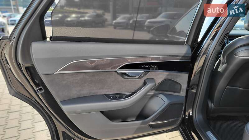 Седан Audi A8 2018 в Хмельницькому