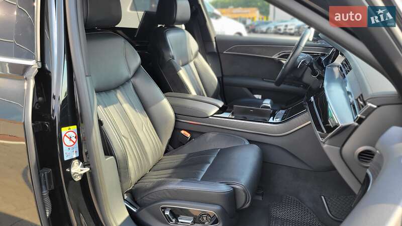 Седан Audi A8 2018 в Хмельницькому