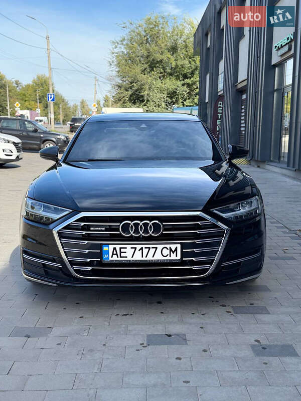 Седан Audi A8 2021 в Дніпрі