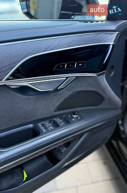 Седан Audi A8 2021 в 