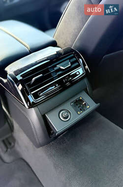 Седан Audi A8 2021 в 