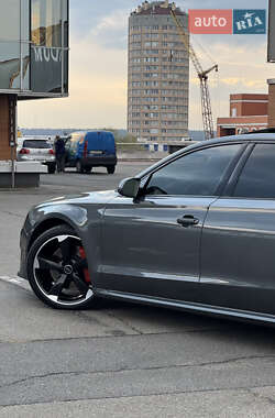 Седан Audi A8 2016 в 