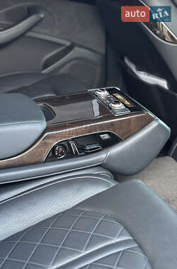 Седан Audi A8 2016 в 